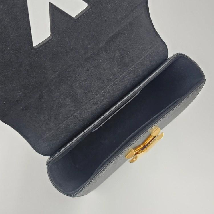 루이비통 에삐 트위스트 체인 숄더백 MM 5582 17