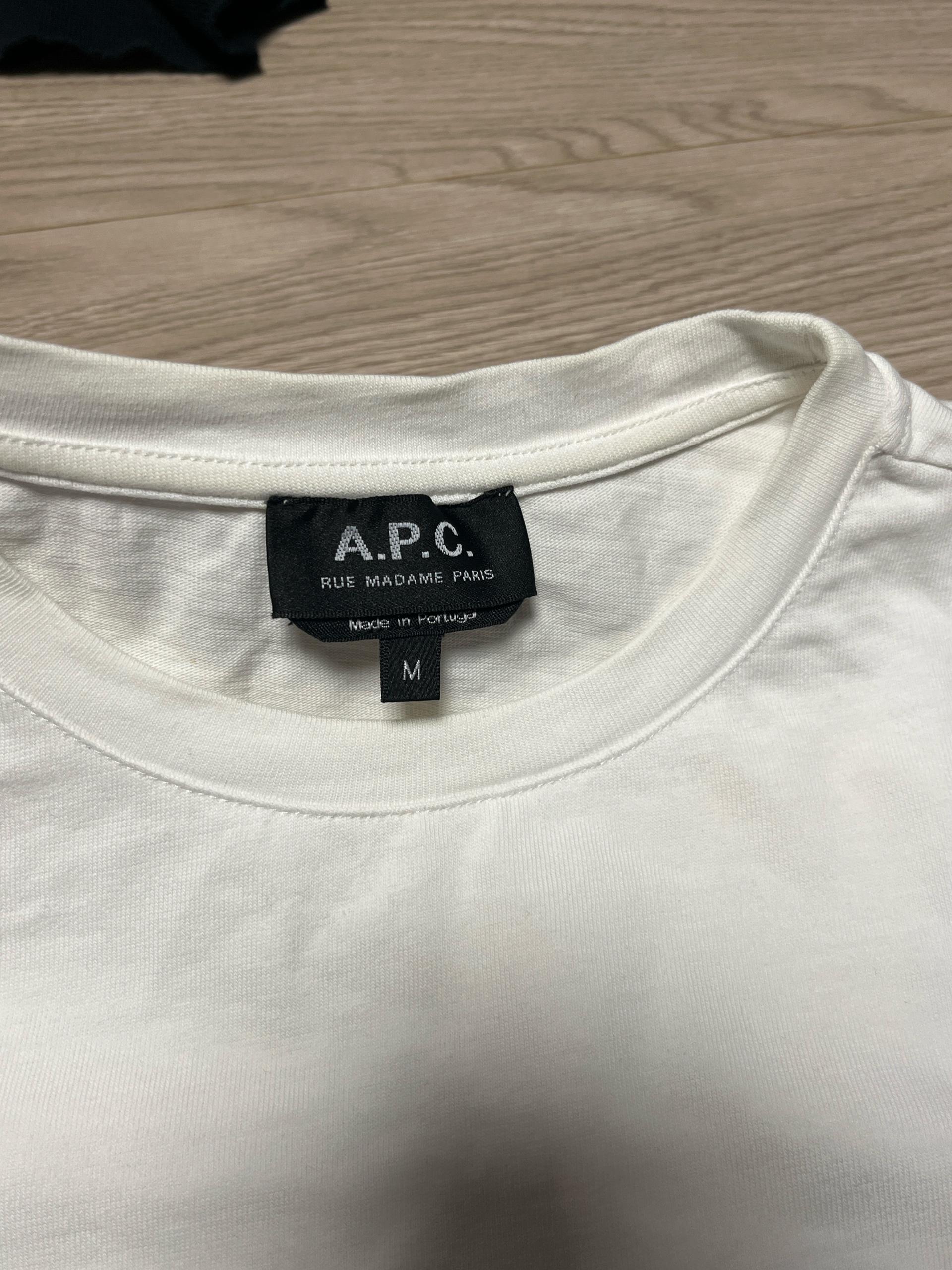 A.P.C. 로고 자수 반팔 티셔츠 화이트 3