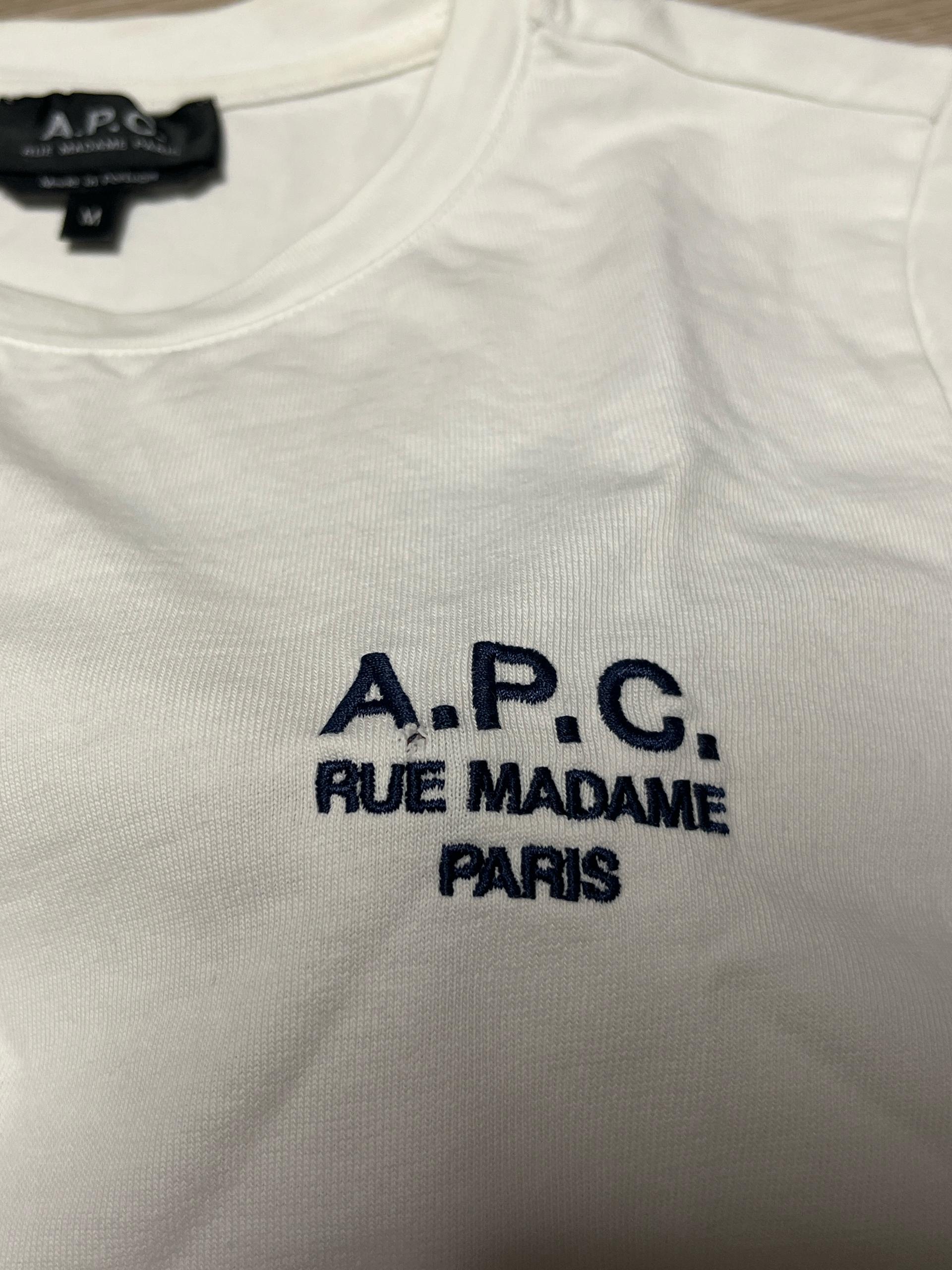 A.P.C. 로고 자수 반팔 티셔츠 화이트 4
