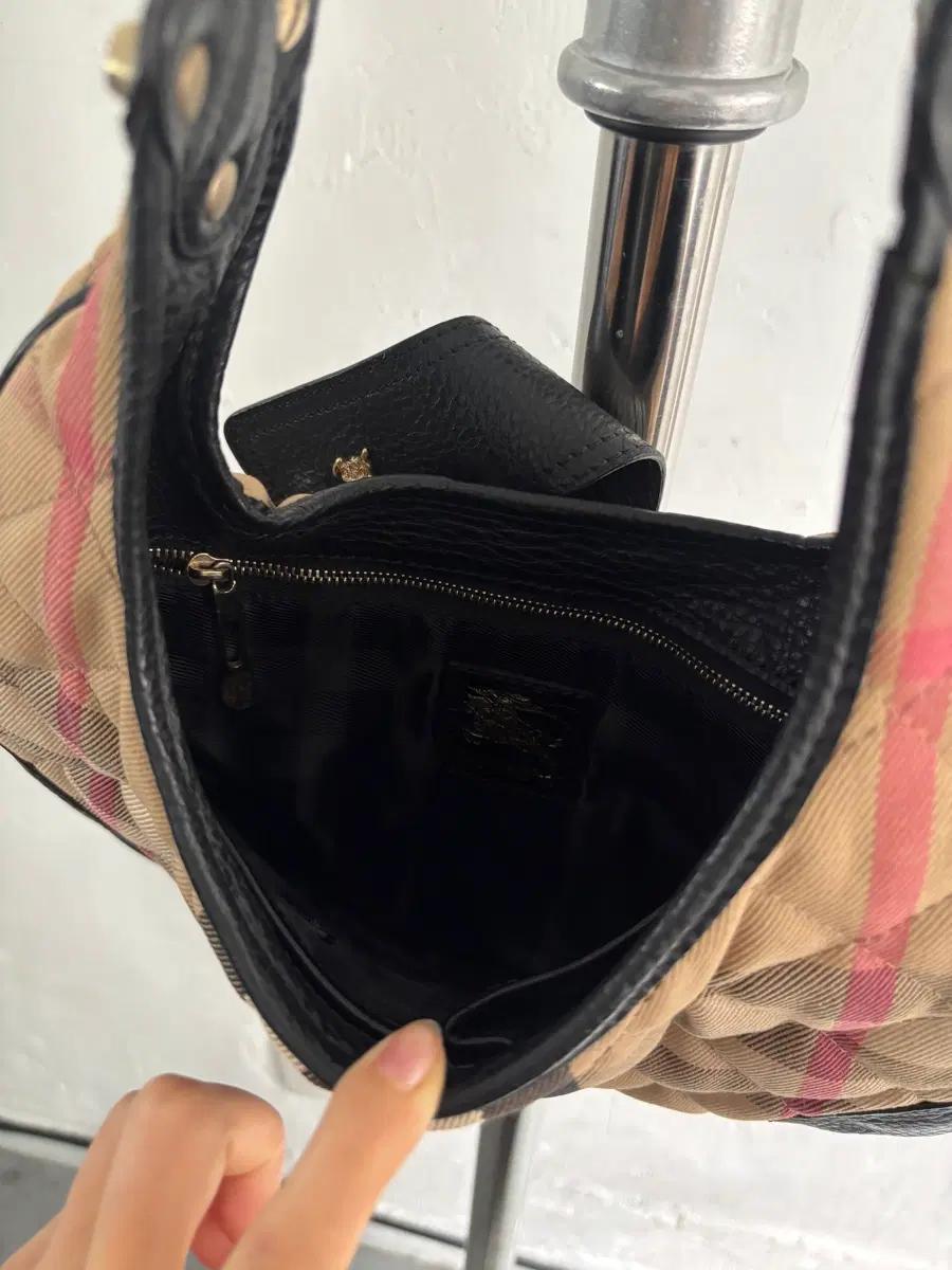 Burberry 버버리 노바체크 퀼팅 호보백 11