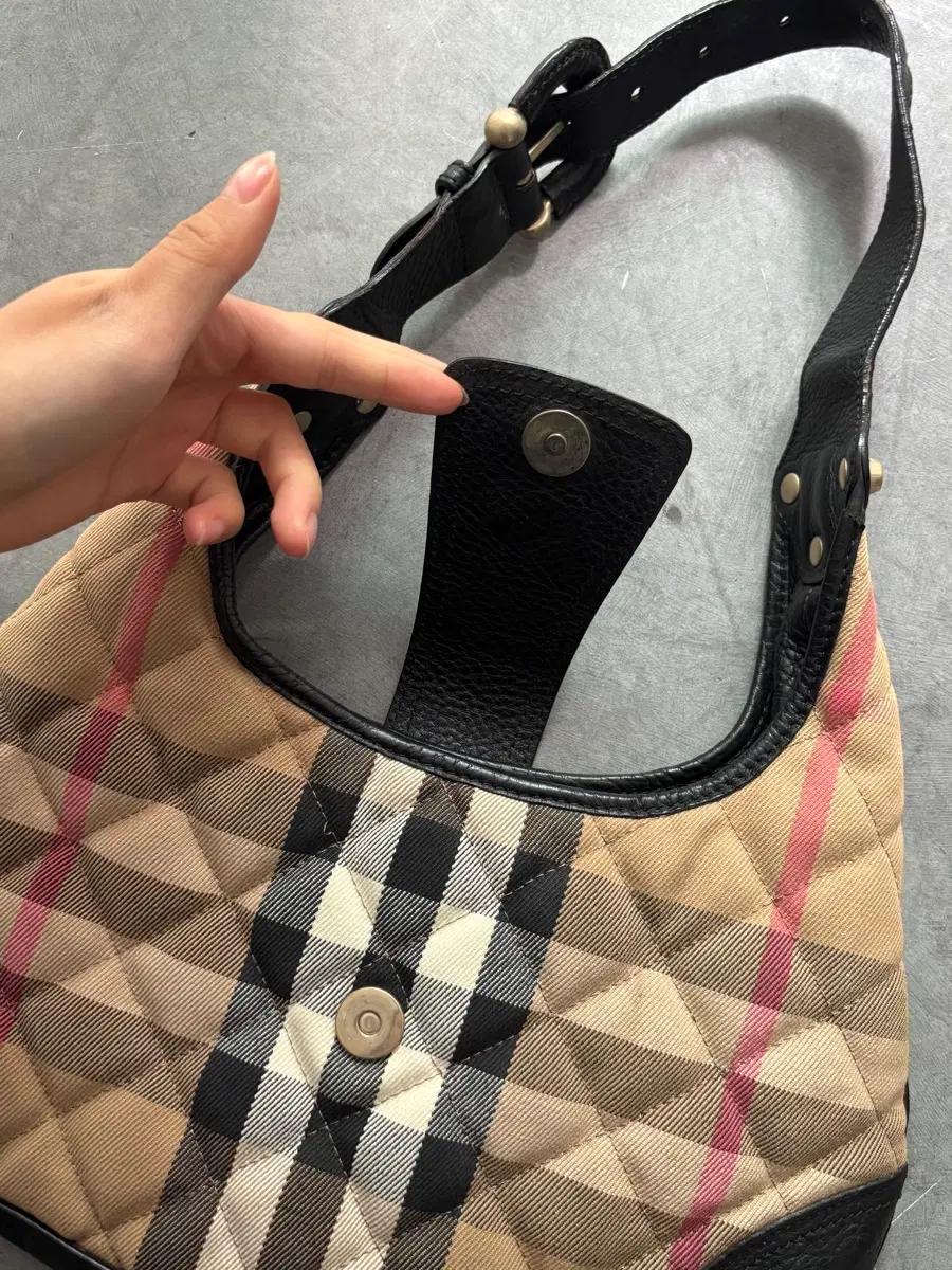 Burberry 버버리 노바체크 퀼팅 호보백 8