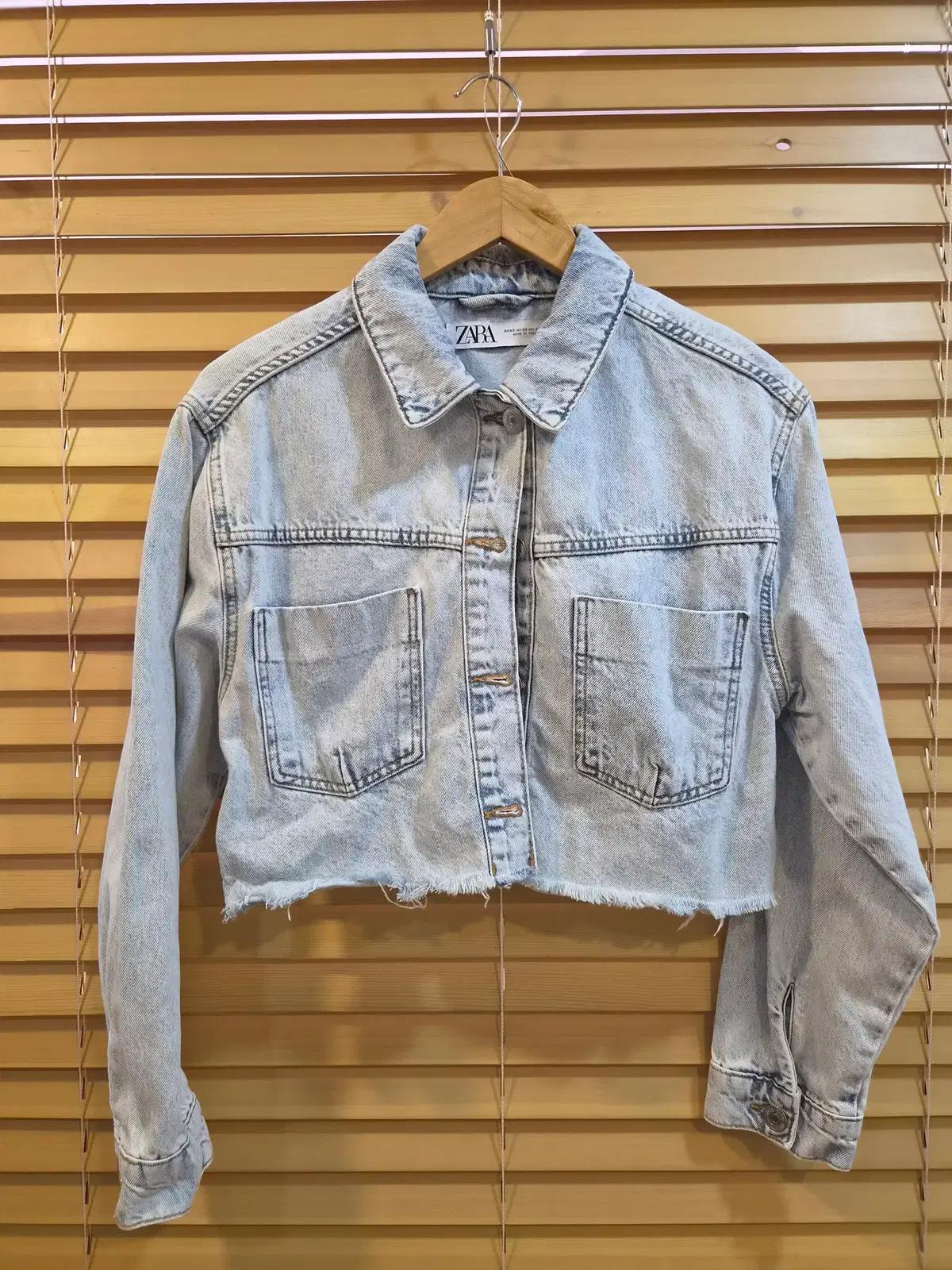 자라 Zara 여성 워싱연청 크롭데님자켓 XS사이즈 3