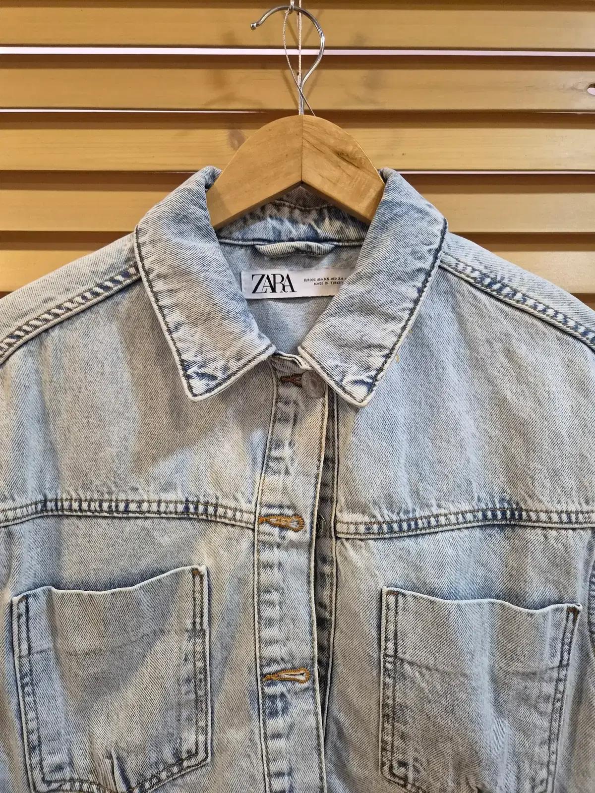 자라 Zara 여성 워싱연청 크롭데님자켓 XS사이즈 2