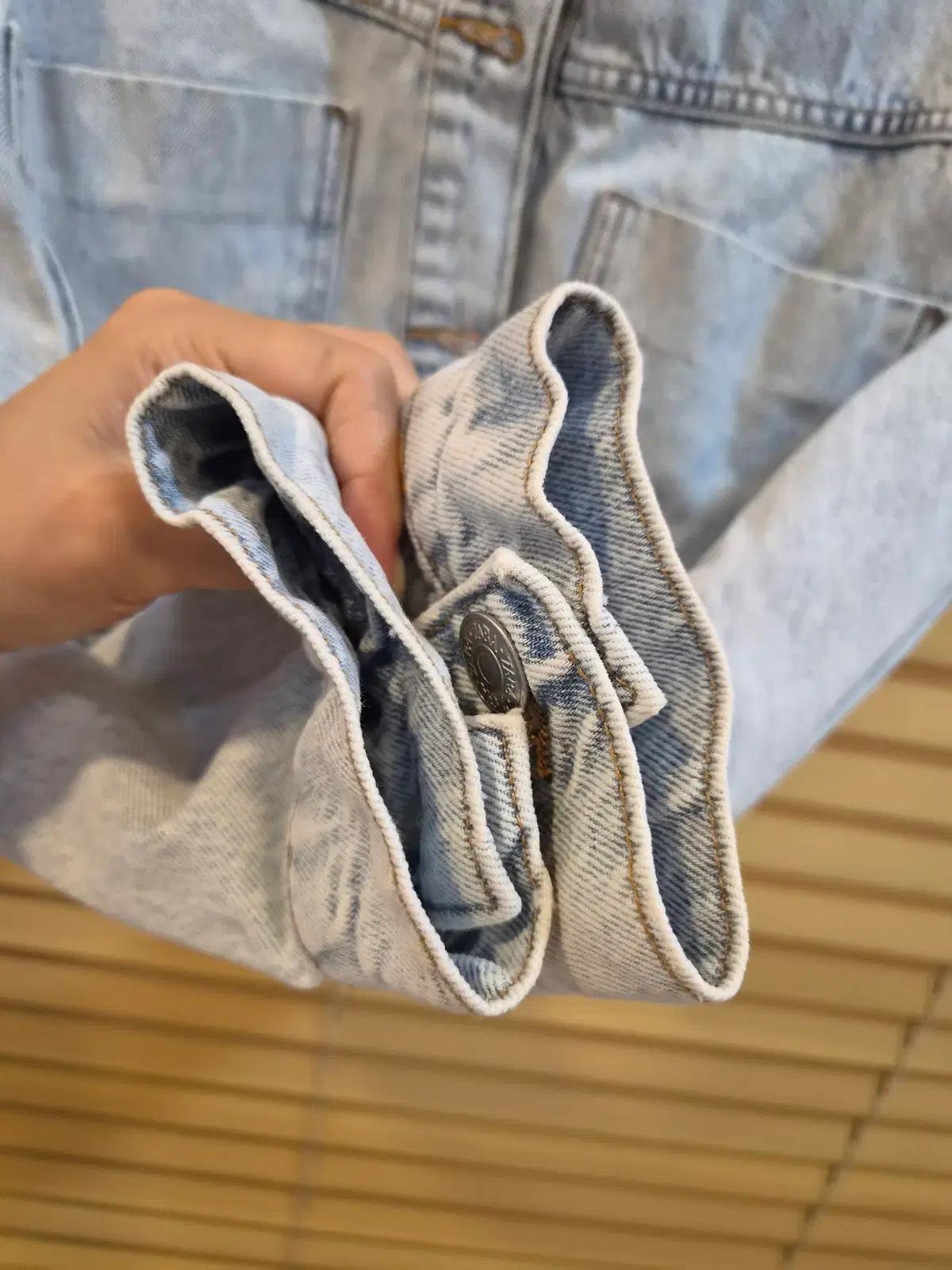 자라 Zara 여성 워싱연청 크롭데님자켓 XS사이즈 5