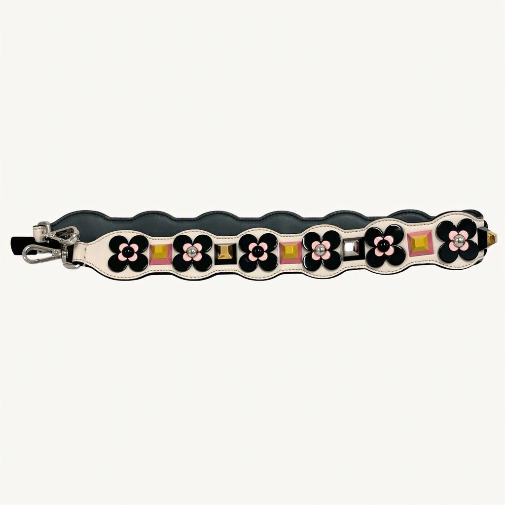 [감정완료] 펜디 플라워 스터드 스트랩