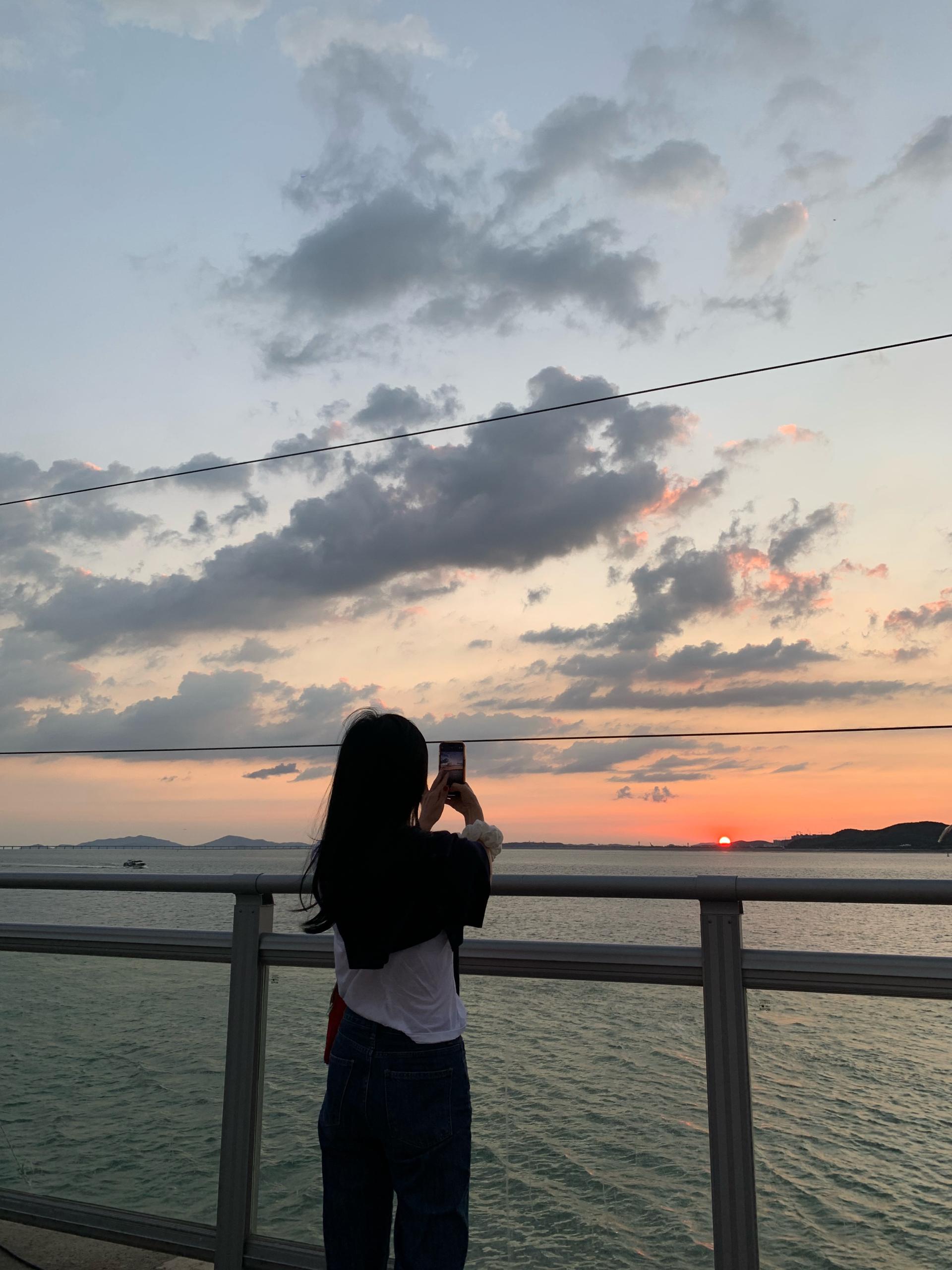 로라