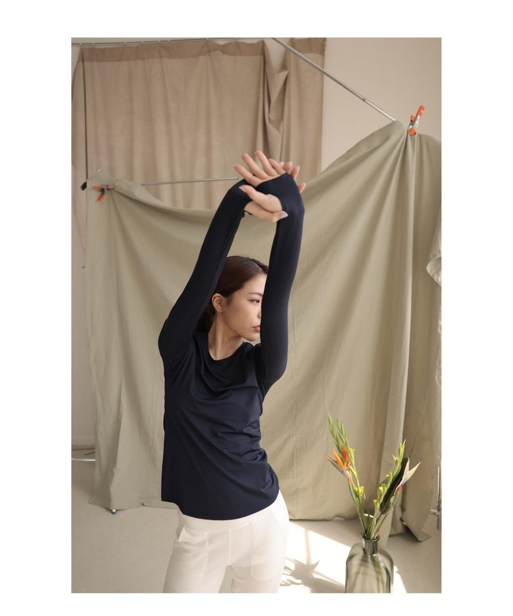 네이비 퍼포먼스 롱슬리브 17