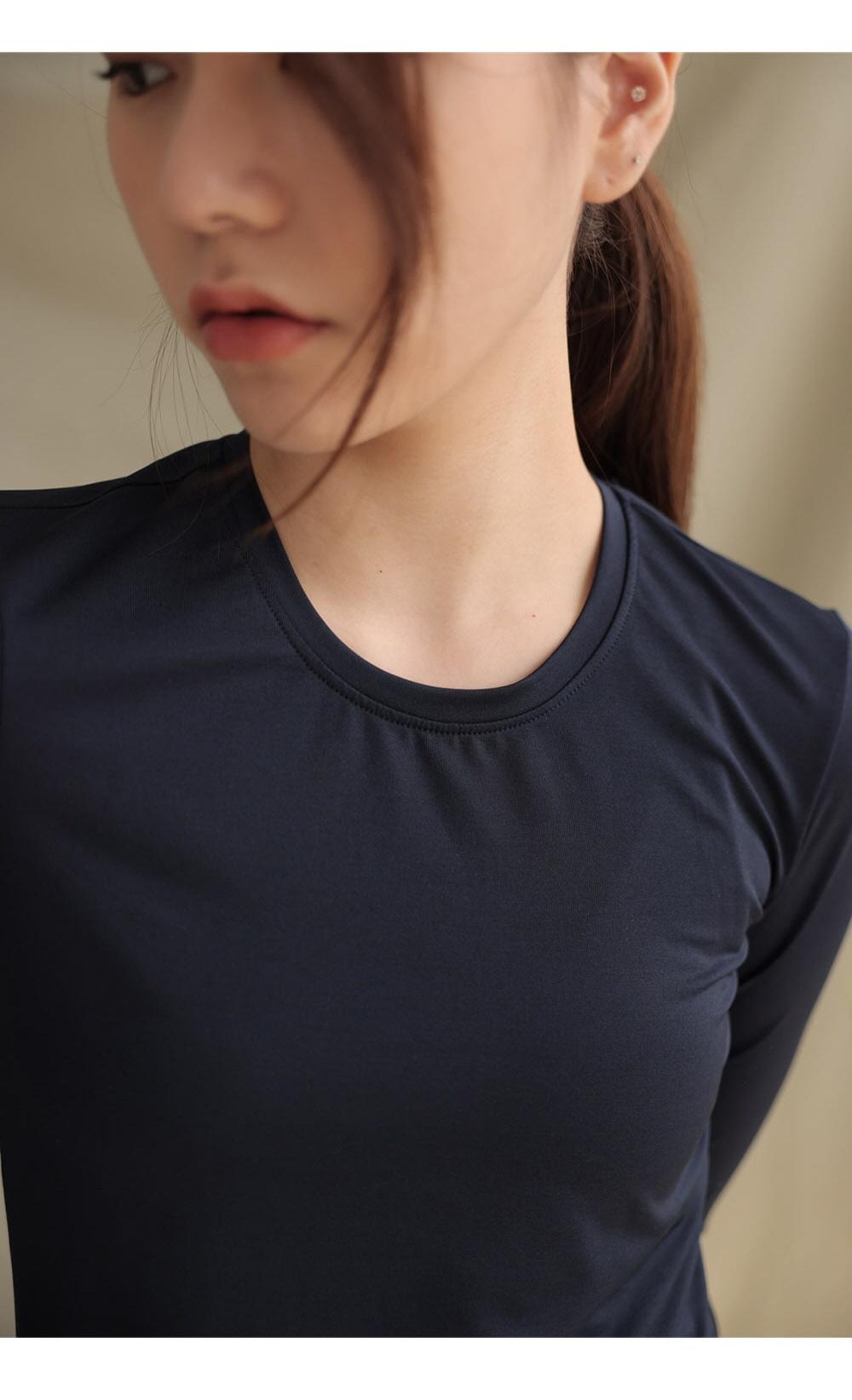 네이비 퍼포먼스 롱슬리브 16