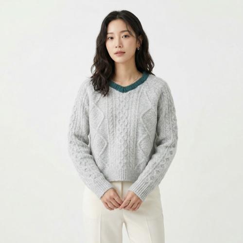 유라고 브이넥니트