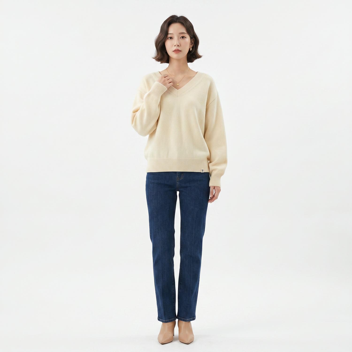 유어네임히얼 브이넥니트 1
