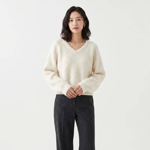 몽돌 브이넥니트