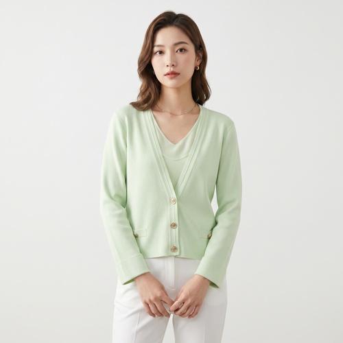 칼 라거펠트 브이넥카디건