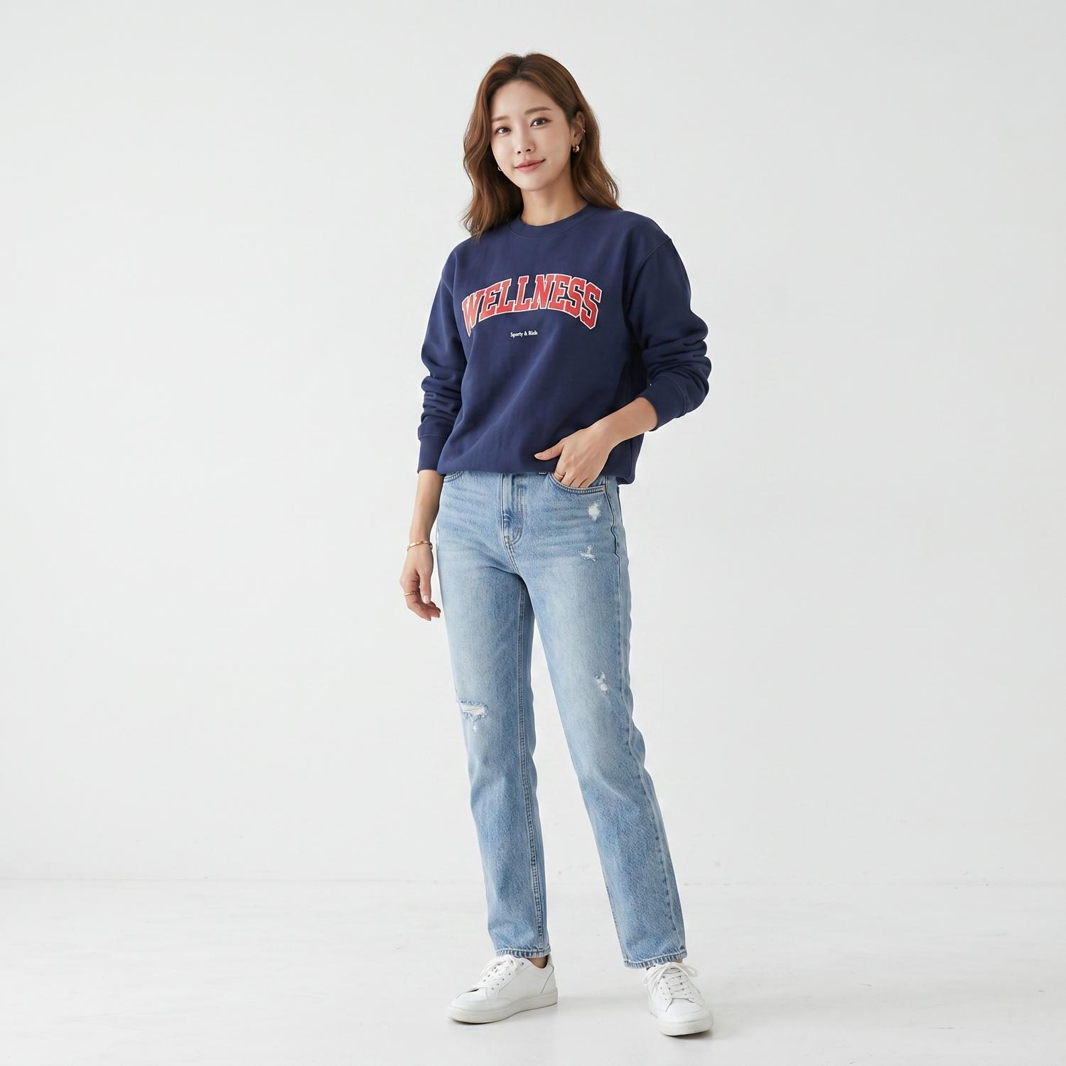 스포티앤리치 맨투맨티 착용컷