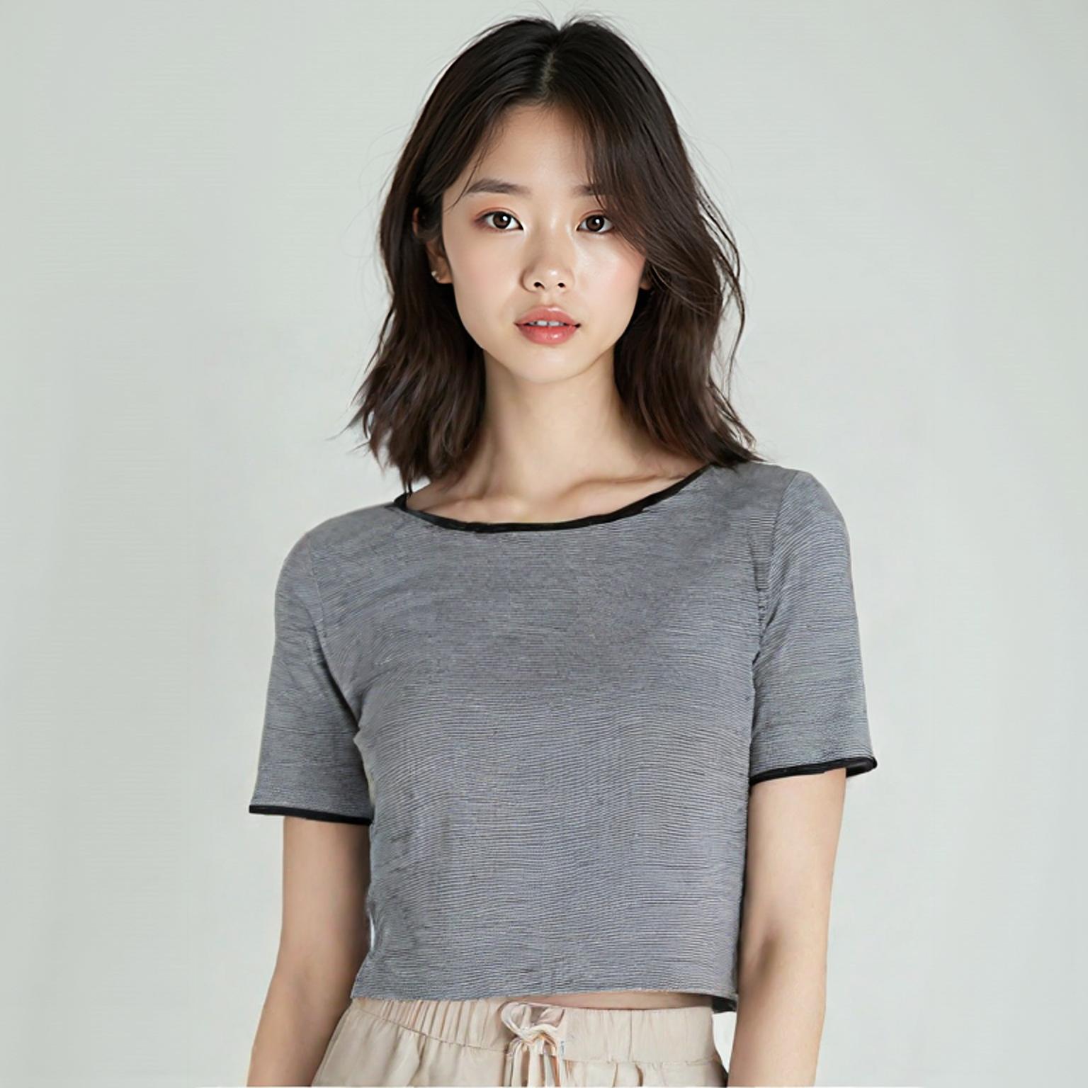 에잇세컨즈 반팔티셔츠