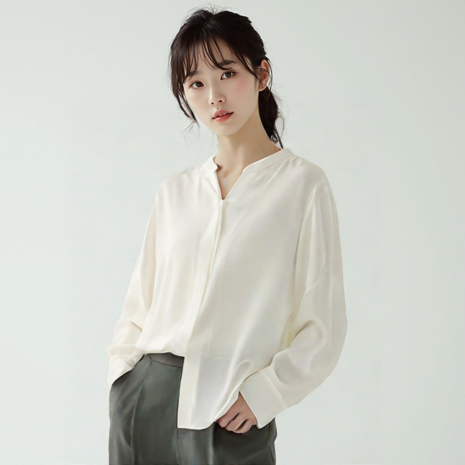 코발트 바이 크리스한 블라우스