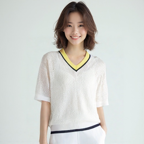 구호 브이넥니트