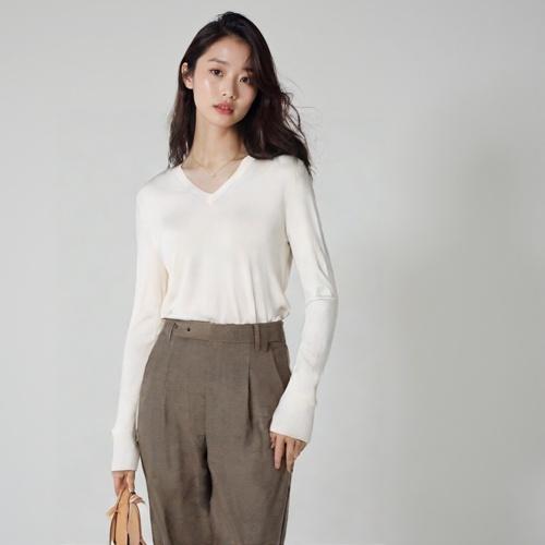 라인 브이넥니트