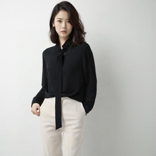 구호 블라우스