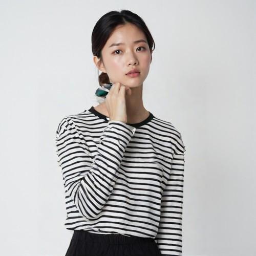 앤유 긴팔티셔츠
