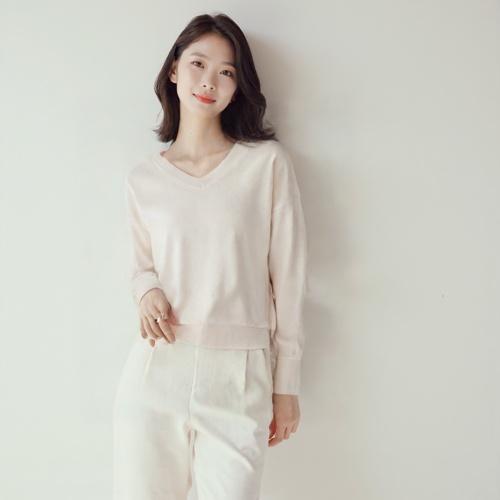마인 브이넥니트