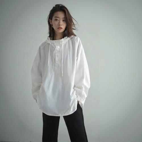 구호 후드티