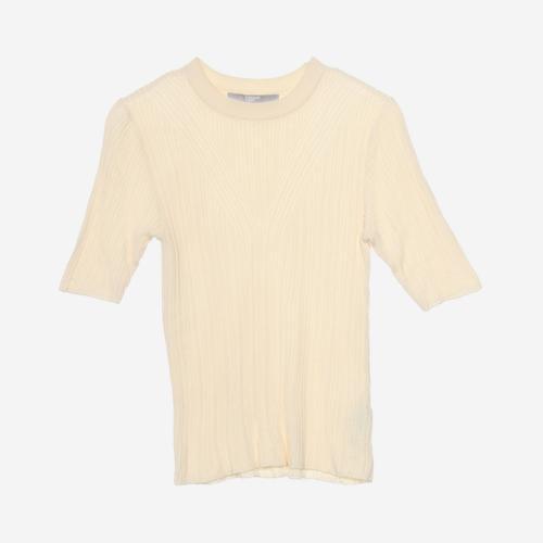에잇세컨즈 반팔티셔츠