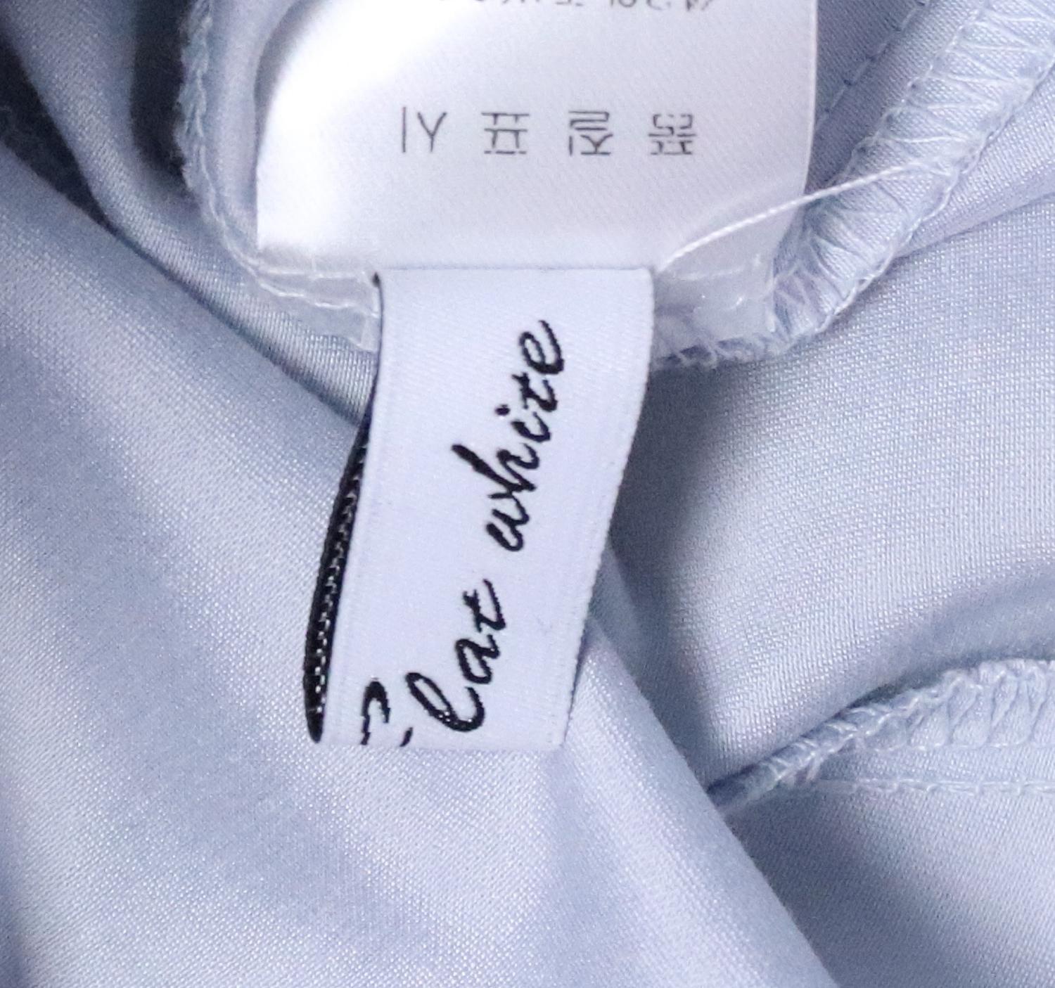 플랫화이트 블라우스 3
